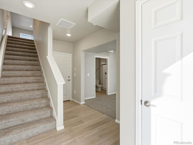 Spacious, unfurnished interior of a new home in Three Hills, Morrison (Image 20).