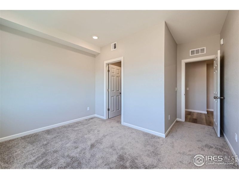 Spacious, unfurnished interior of a new home in , Longmont (Image 19).