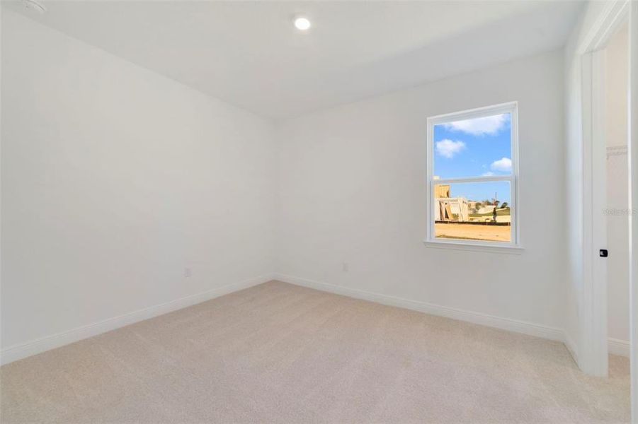 Spacious, unfurnished interior of a new home in Vintner Reserve, Clermont (Image 19).