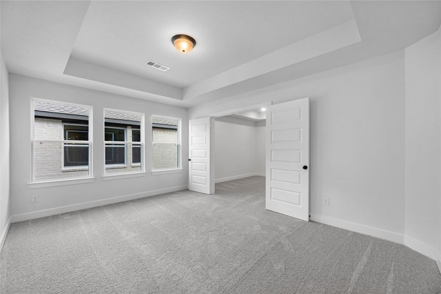 Representative image. Features, selections and colors may vary.