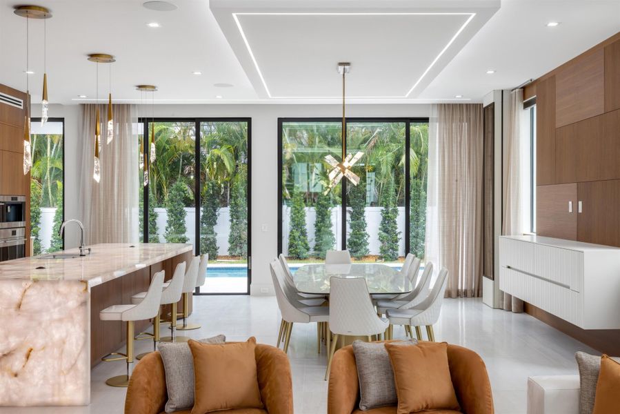LIVING_TO_DINING_STRAIGHT LIVING_TO_DINING_STRAIGHT