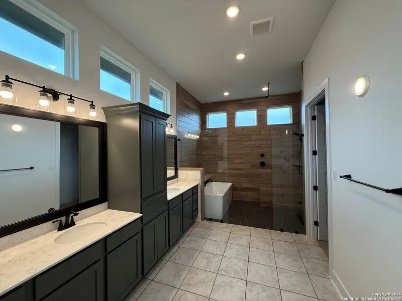 Furnished interior view inside a new home in Mesa Western, Cibolo (Image 10). Furnished interior view inside a new home in Mesa Western, Cibolo (Image 10).