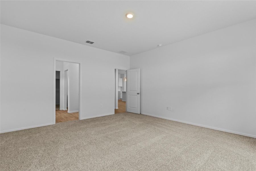 Spacious, unfurnished interior of a new home in , Kyle (Image 25).