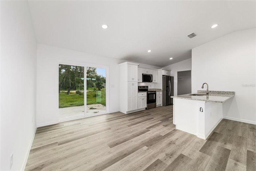 Spacious, unfurnished interior of a new home in , Silver Springs (Image 16).