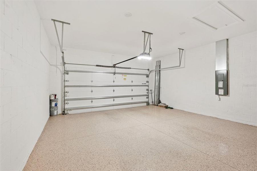 Spacious, unfurnished interior of a new home in Esplanade at Azario Lakewood Ranch, Bradenton (Image 23).