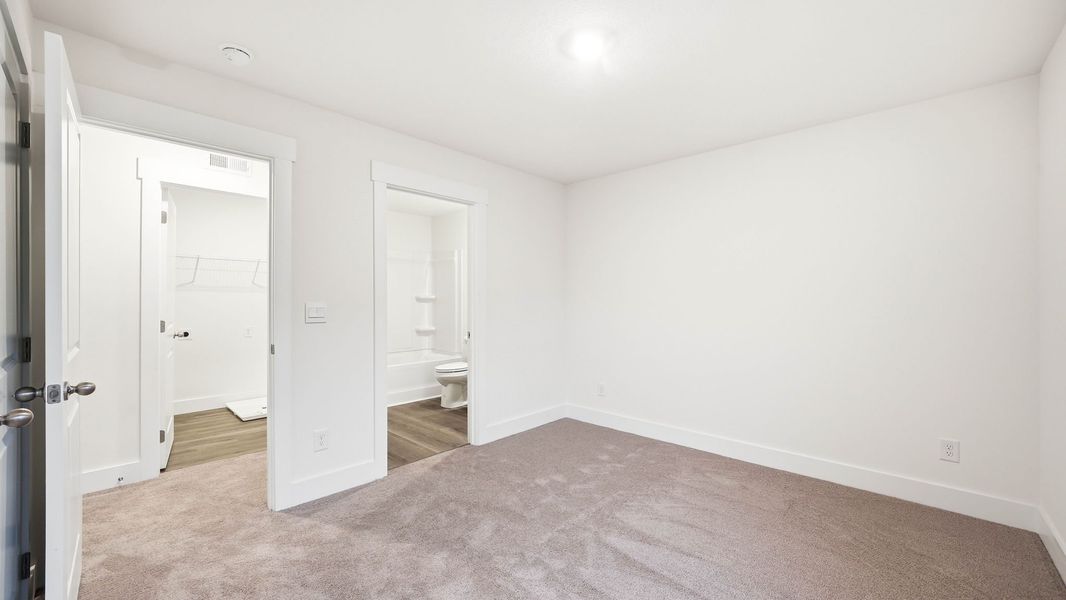 Spacious, unfurnished interior of a new home in Polo Fields, Kingsport (Image 23).