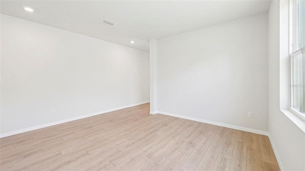 Spacious, unfurnished interior of a new home in Oakfield Trails, Parrish (Image 32). Spacious, unfurnished interior of a new home in Oakfield Trails, Parrish (Image 32).