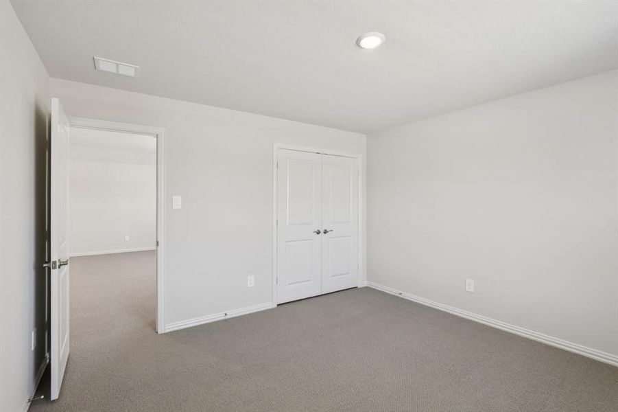 Spacious, unfurnished interior of a new home in Windmore, Princeton (Image 24).