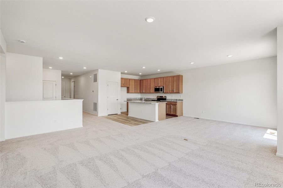 Spacious, unfurnished interior of a new home in Terrain Oak Valley, Castle Rock (Image 33).