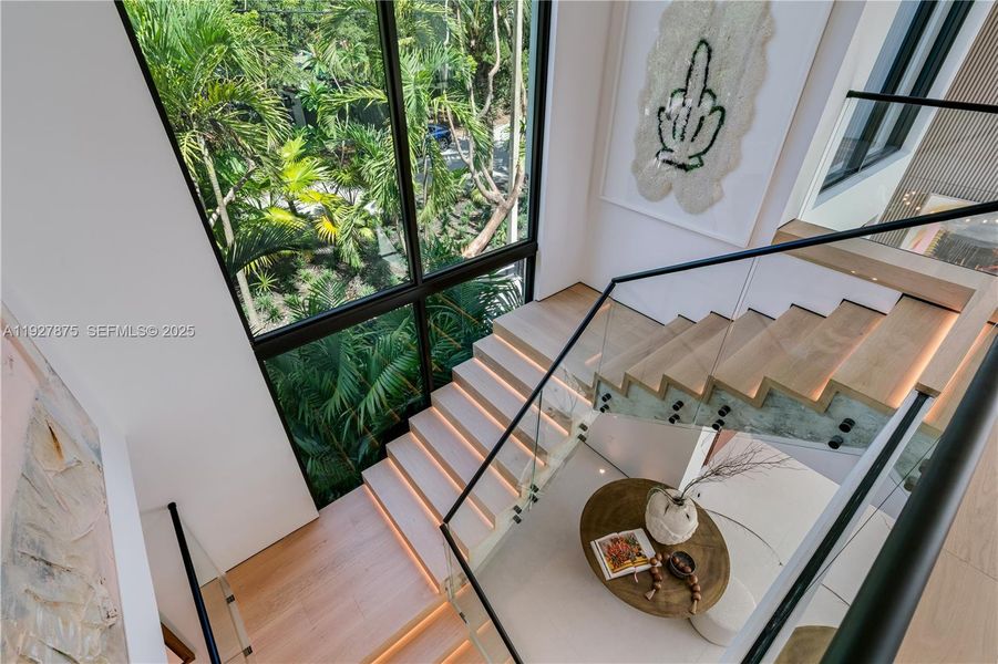 Exterior details and patio area of a home in , Miami (Image 19).
