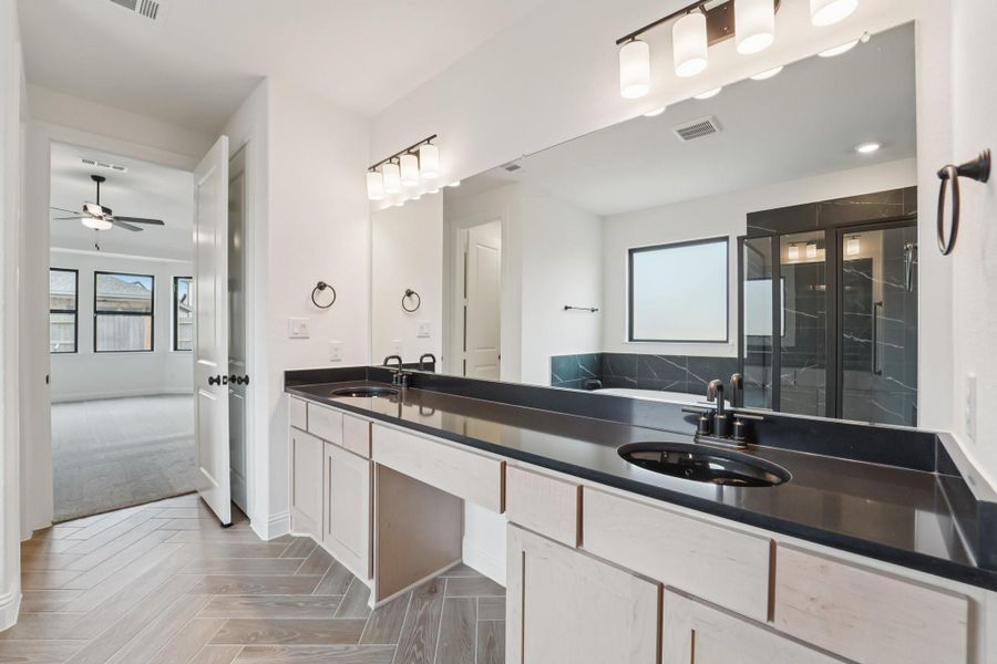 Furnished interior view inside a new home in Evergreen 55', Conroe (Image 13).