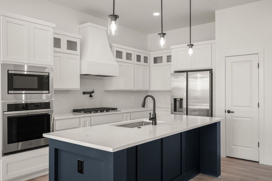 Furnished interior view inside a new home in Tierra Del Este 91, El Paso (Image 9).