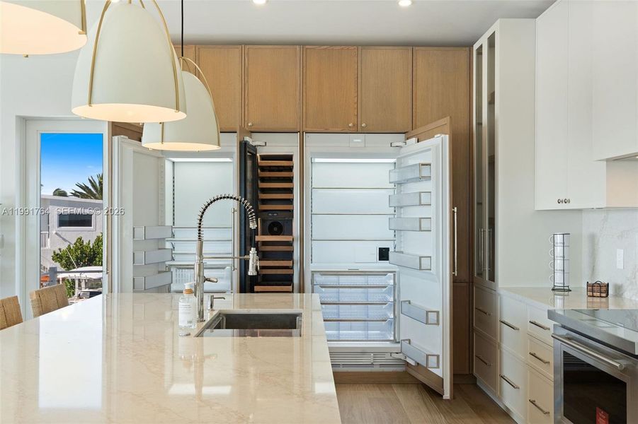 Furnished interior view inside a new home in , Key Largo (Image 53).