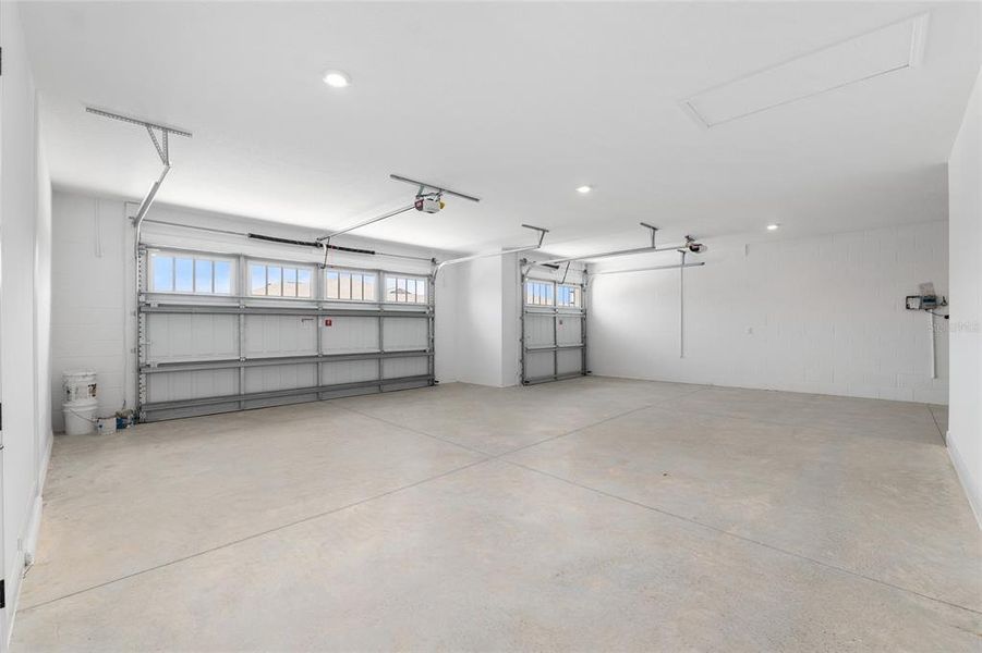 Spacious, unfurnished interior of a new home in , Ocala (Image 47).