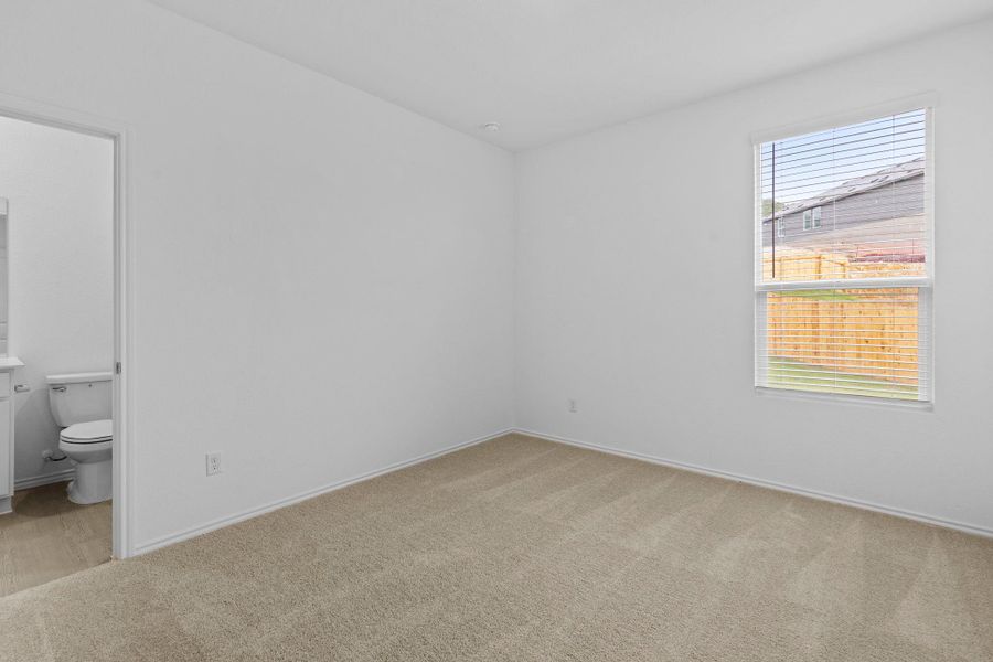 Spacious, unfurnished interior of a new home in Clayton Ranch, Copperas Cove (Image 25).