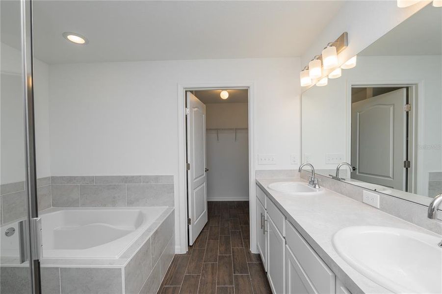 Furnished interior view inside a new home in Thompson Preserve, Bartow (Image 4). Furnished interior view inside a new home in Thompson Preserve, Bartow (Image 4).