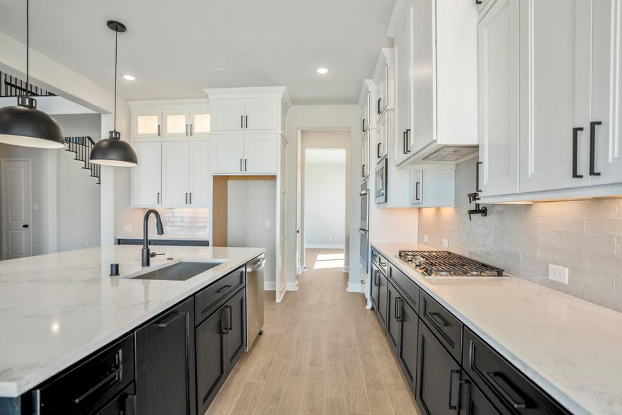 Furnished interior view inside a new home in Jordan Ranch 70' Lots, Fulshear (Image 14).