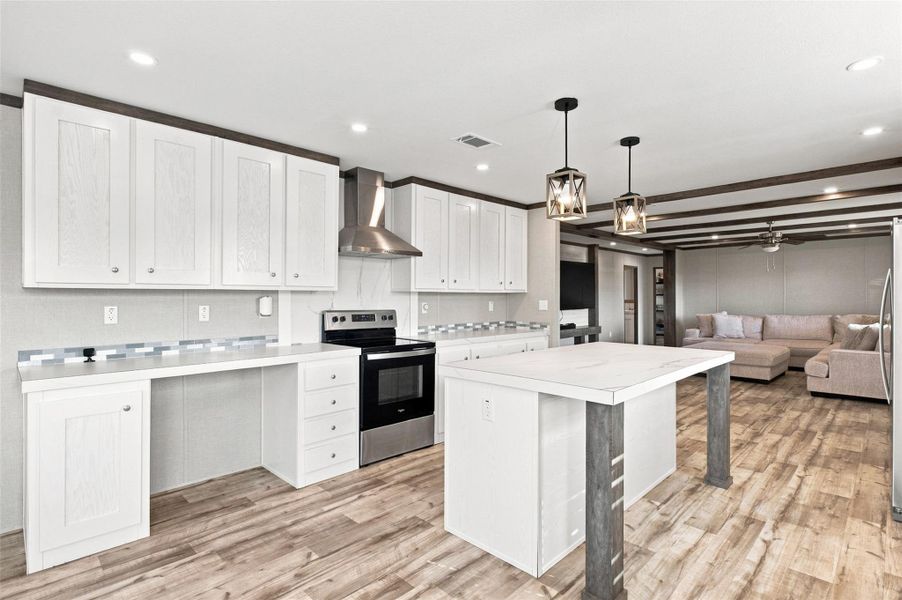 Furnished interior view inside a new home in , Conroe (Image 14).
