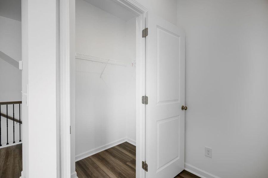 Spacious, unfurnished interior of a new home in Hampton Trace, Marietta (Image 12).