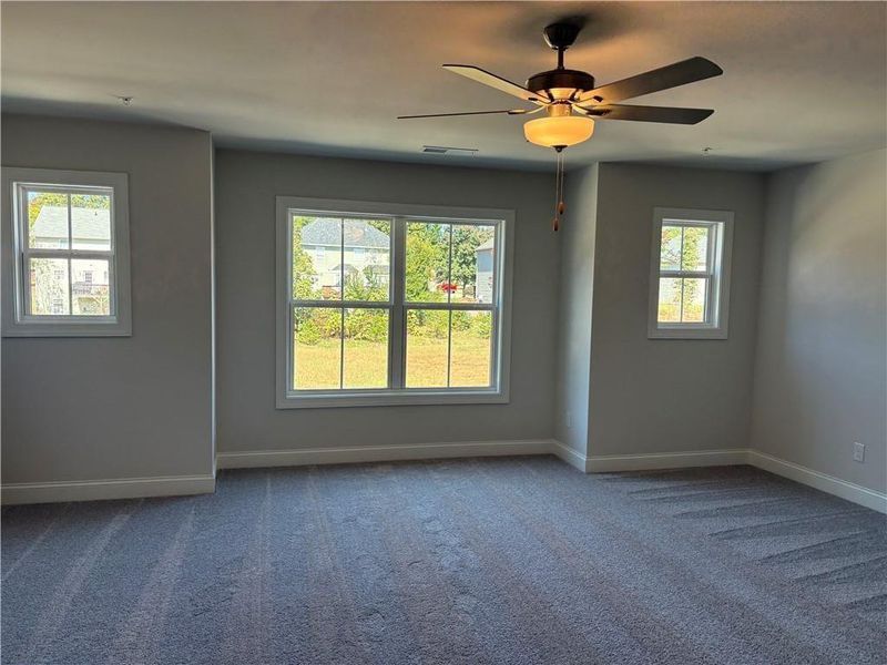 Spacious, unfurnished interior of a new home in , Marietta (Image 4).