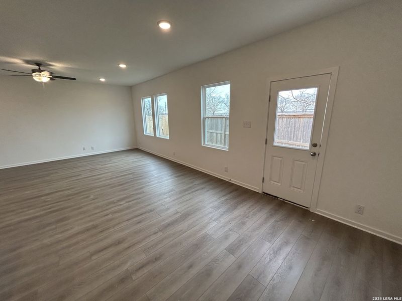 Spacious, unfurnished interior of a new home in Meadows at Hennersby Hollow 40's, San Antonio (Image 13). Spacious, unfurnished interior of a new home in Meadows at Hennersby Hollow 40's, San Antonio (Image 13).