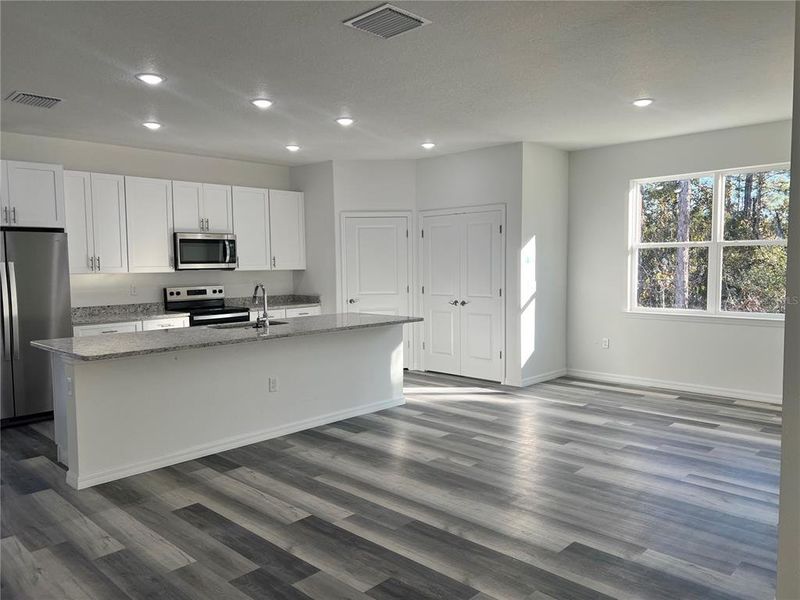 Kitchen Dining area