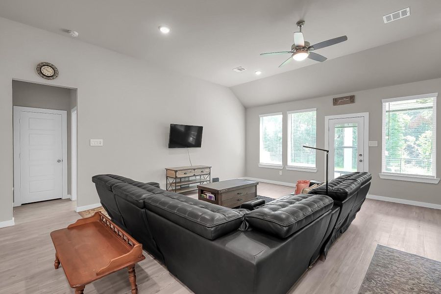Furnished interior view inside a new home in Moran Ranch, Willis (Image 14). Furnished interior view inside a new home in Moran Ranch, Willis (Image 14).