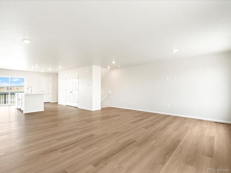 Spacious, unfurnished interior of a new home in Three Hills, Morrison (Image 27).