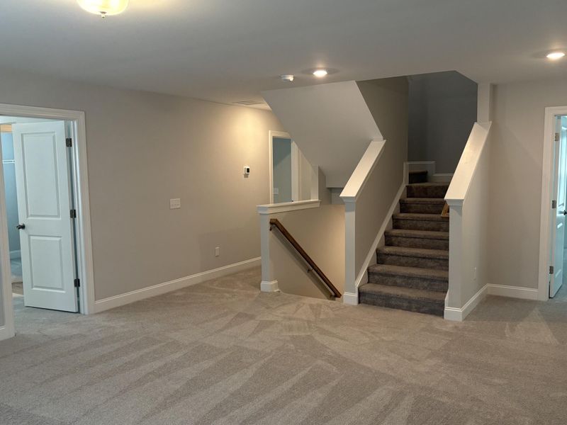 Spacious, unfurnished interior of a new home in Parker's Preserve, Ridgeville (Image 33).