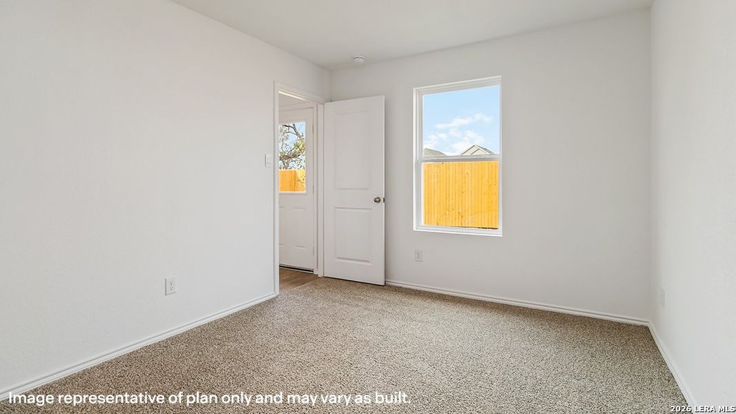 Spacious, unfurnished interior of a new home in Blue Ridge Ranch, San Antonio (Image 17).