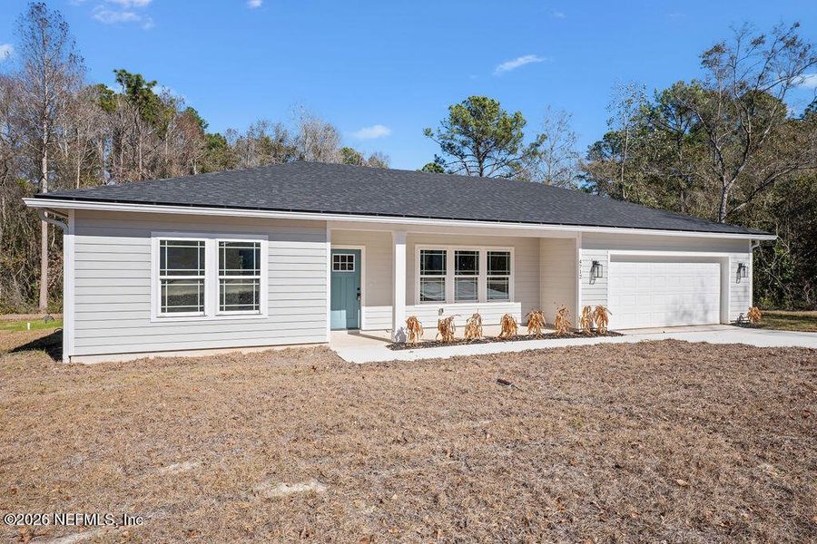 Exterior details and patio area of a home in , Middleburg (Image 17).