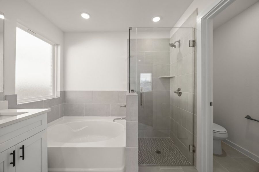 Furnished interior view inside a new home in Ashland, Houston (Image 9).