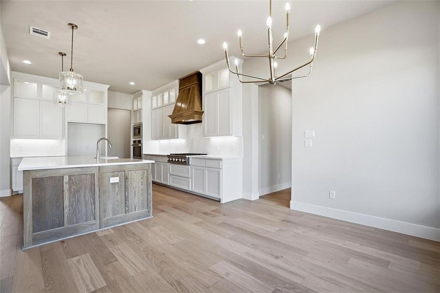 Furnished interior view inside a new home in Aledo Heights - Aledo ISD, Annetta South (Image 11).