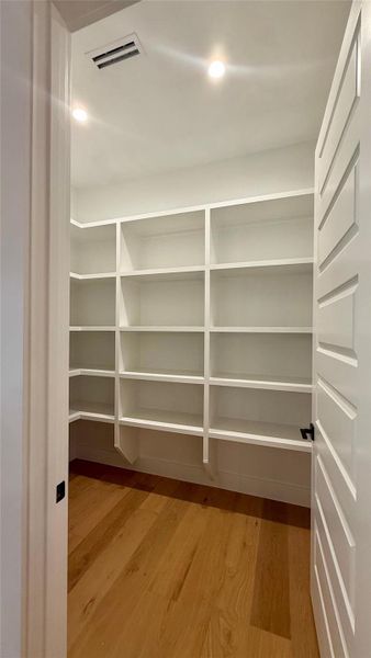 Spacious, unfurnished interior of a new home in , San Antonio (Image 16).