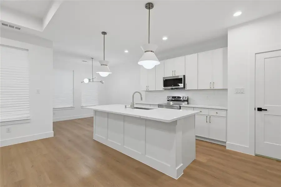 Furnished interior view inside a new home in , Dallas (Image 7).