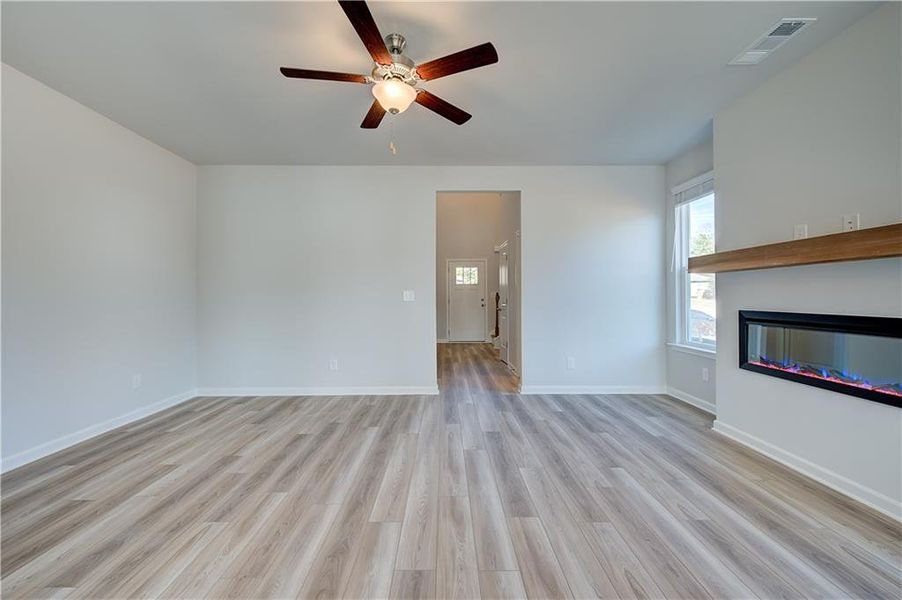 Spacious, unfurnished interior of a new home in Enclave at Evergreen, Fairburn (Image 22).