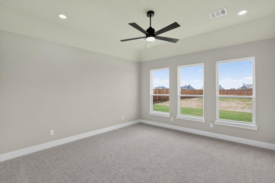 Spacious, unfurnished interior of a new home in Coyote Crossing, Godley (Image 41).