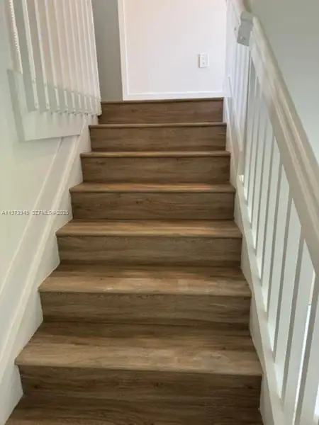 Image 6 of a home in .