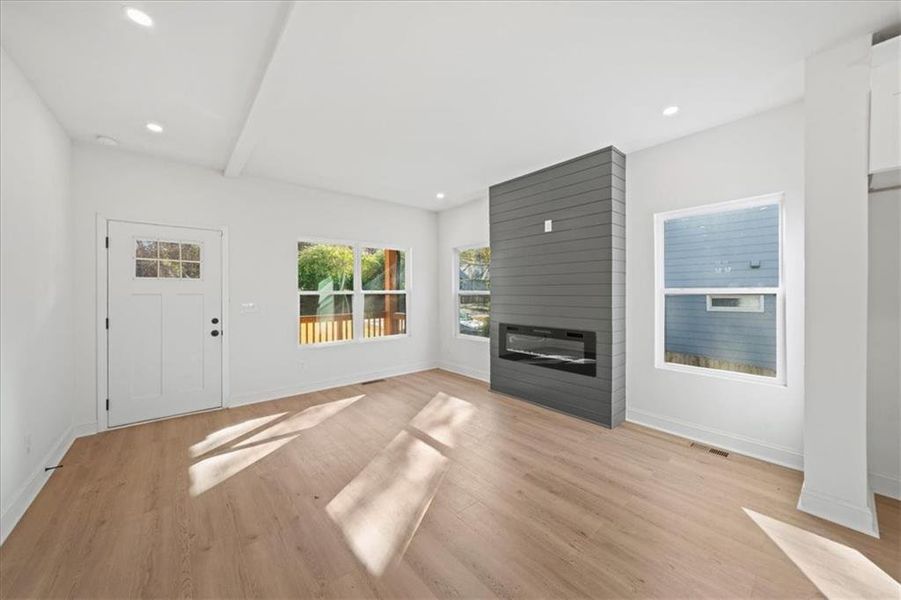 Spacious, unfurnished interior of a new home in , Atlanta (Image 21). Spacious, unfurnished interior of a new home in , Atlanta (Image 21).