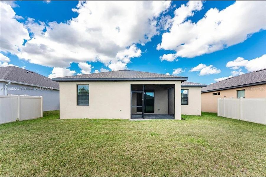 Exterior details and patio area of a home in , Port Charlotte (Image 4).