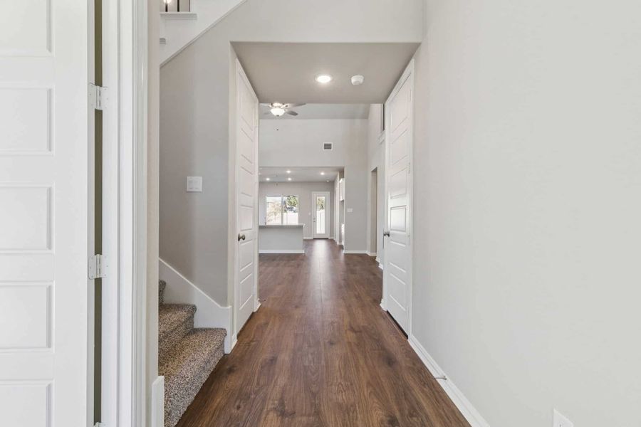 Spacious, unfurnished interior of a new home in Summer Crest, Fort Worth (Image 14).
