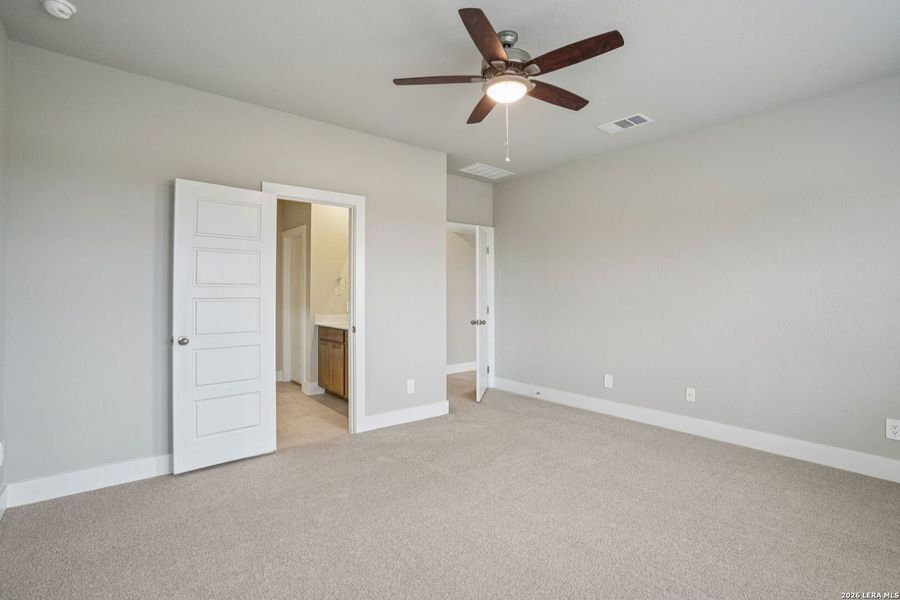 Spacious, unfurnished interior of a new home in Lark Canyon, New Braunfels (Image 42).