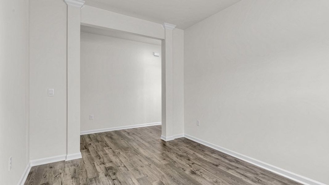 Spacious, unfurnished interior of a new home in Bryson Park, Lexington (Image 11).