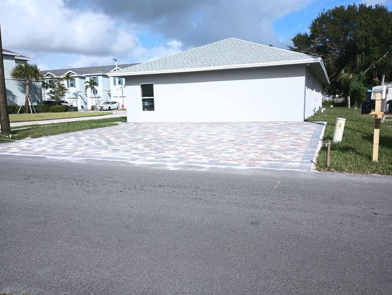 Exterior details and patio area of a home in , Indiantown (Image 22).