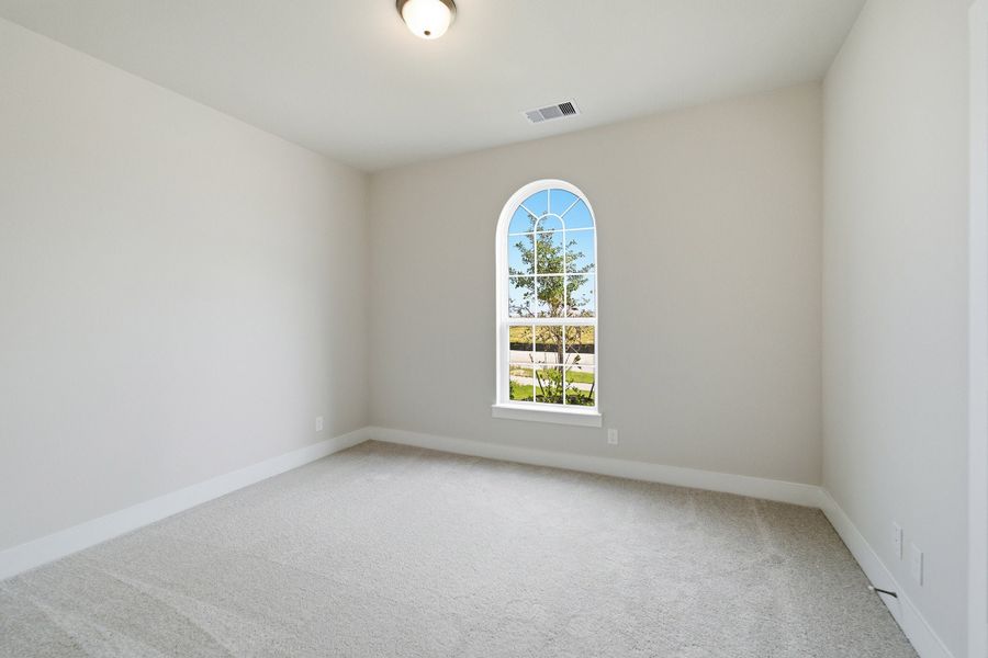Spacious, unfurnished interior of a new home in Ashland, Angleton (Image 45).