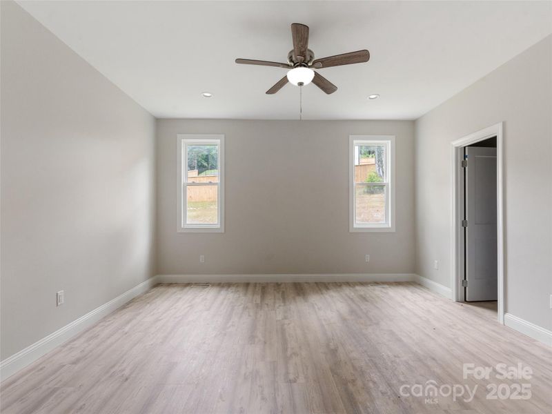 Primary Bedroom 16'2" x 15'7"