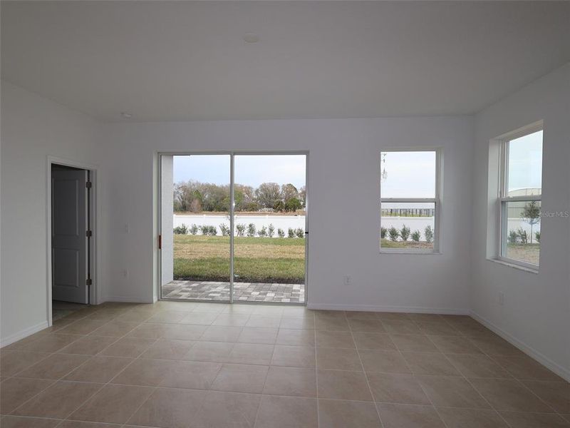 Spacious, unfurnished interior of a new home in Southpointe, Palmetto (Image 30).