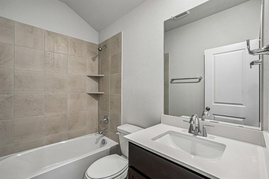 Furnished interior view inside a new home in Middlefield Village, Dallas (Image 6).