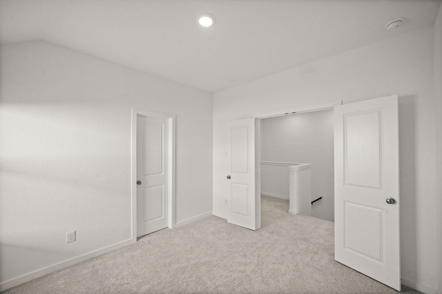 Spacious, unfurnished interior of a new home in Piccolina, Houston (Image 27).