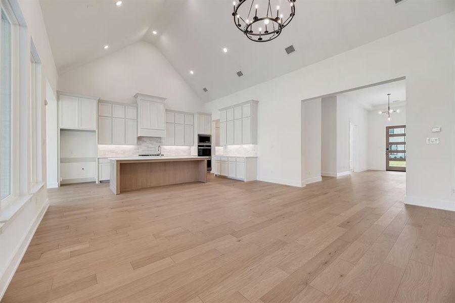 Spacious, unfurnished interior of a new home in Winding Creek, Rockwall (Image 30). Spacious, unfurnished interior of a new home in Winding Creek, Rockwall (Image 30).
